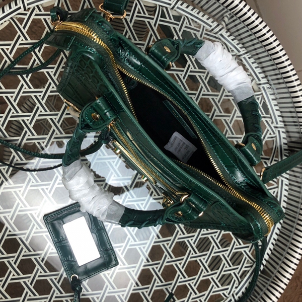 バレンシアガバッグ着用イメージ